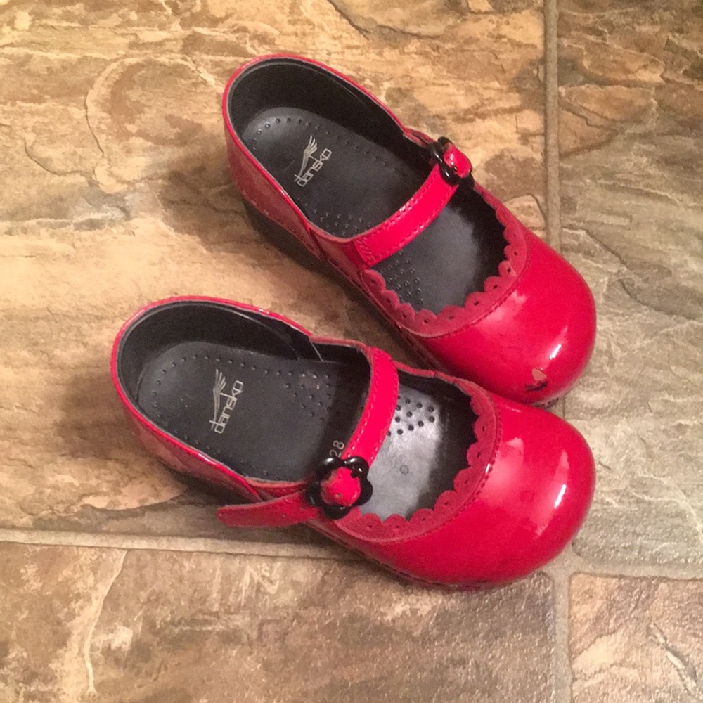 Girls dansko patent red